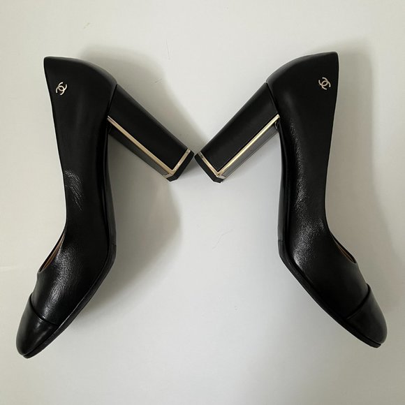 CHANEL Cap-Toe Black Leather Pumps - Picture 11 of 13